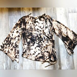 Jamie Nicole Collection Animal Print Bell Sleeves Blouse- Cream/ Black